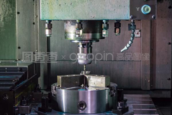 數控車床切割刀具在金屬加工工藝中的應用與服務